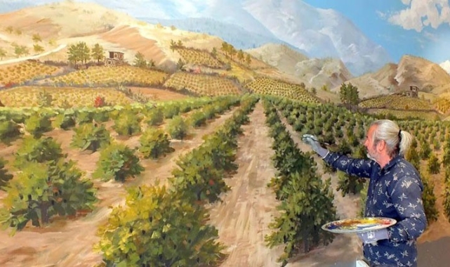 Meşhur üzüm bağları, duvarda sanat eserine dönüştü