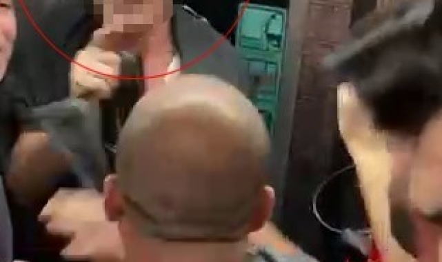 Metroda tartıştığı kadın yolcuya vuran şahsa vatandaş tepkisi