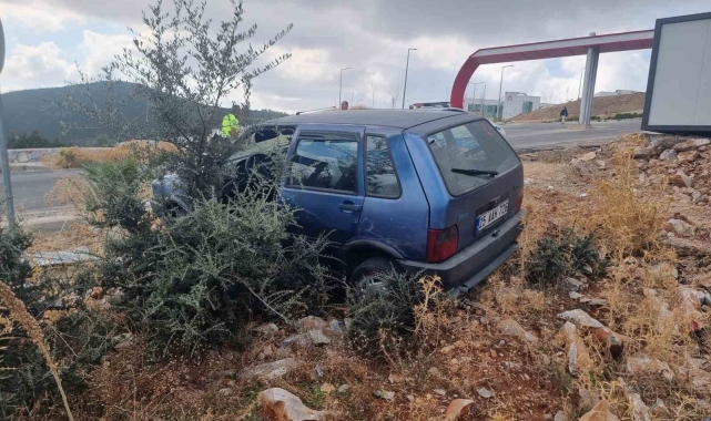Milas'ta korkutan kaza: Otomobil altında kalarak yaralandı