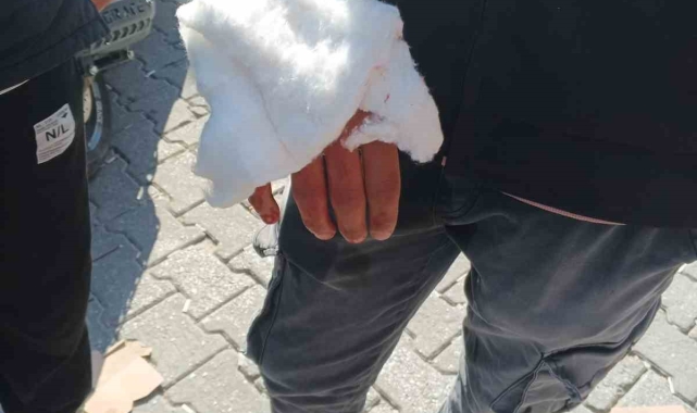 Motokuryerler ile dönerci arasında park yeri tartışması: 2 yaralı