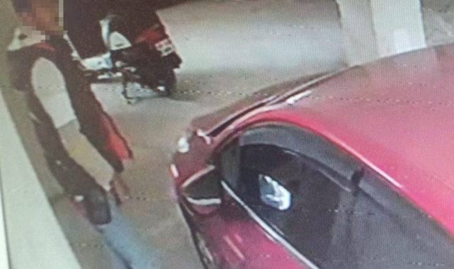 Motosiklet hırsızı önce kameraya sonra polise yakalandı