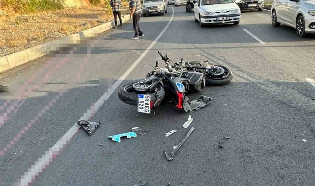 Motosiklet ile halk otobüsü çarpıştı: 1 ölü