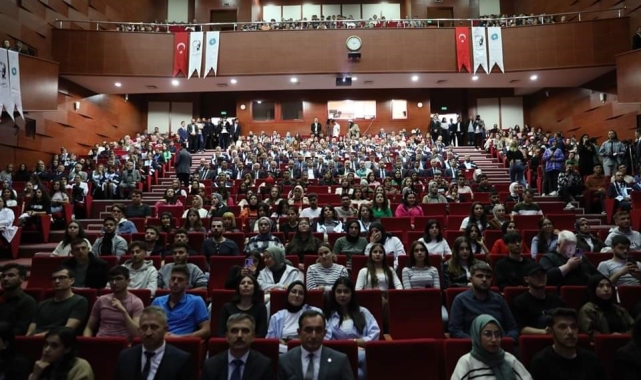 Mustafa Varank: "Üniversitelerde fikir tartışmaları ile değil, kılık, kıyafetle uğraşan dönemleri yaşadık"