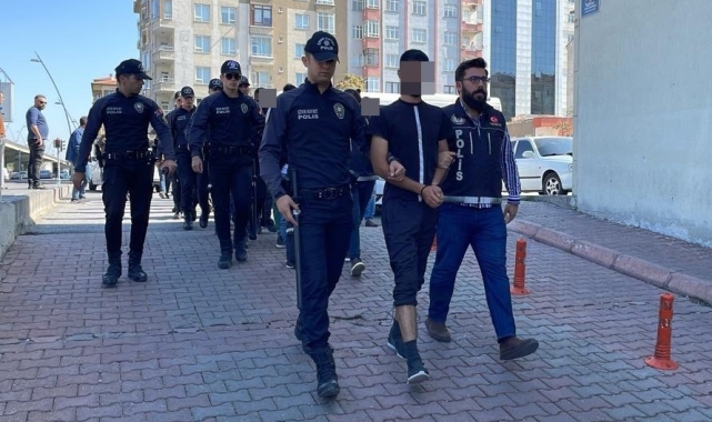 Narkotik Operasyonu'nda 15 Kişi Adliyede