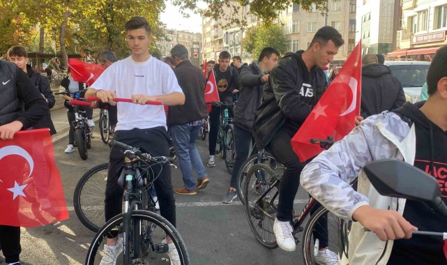 Öğrenciler 100. yıl için pedala bastı