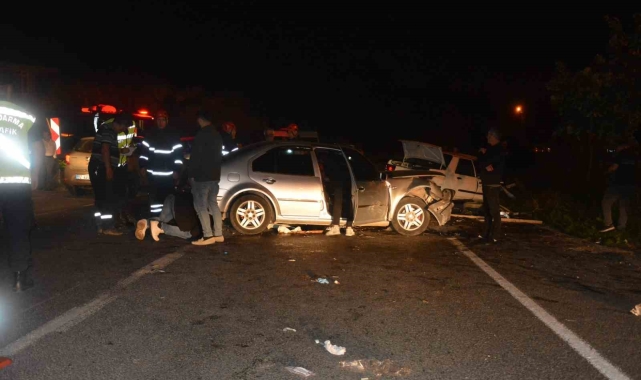 Ordu'da iki otomobil kafa kafaya çarpıştı: 6 yaralı