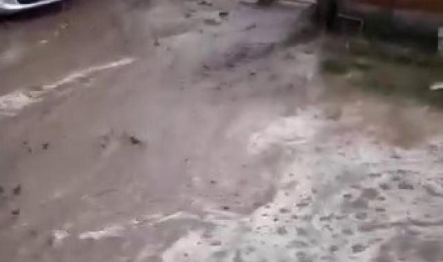 Osmancık'ta sağanak yağış hayatı olumsuz etkiledi