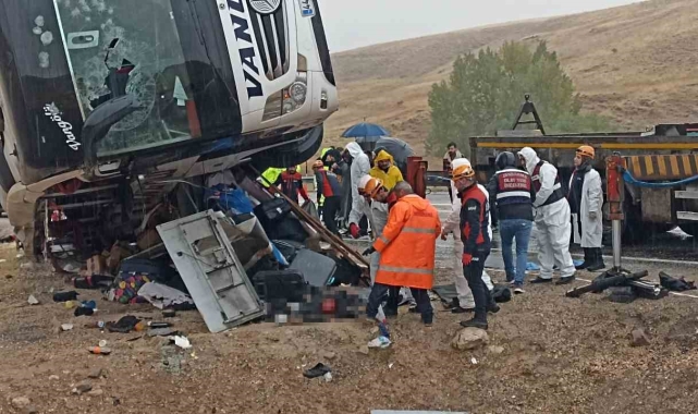 Otobüs kazasında ölü sayısı 7'ye yükseldi