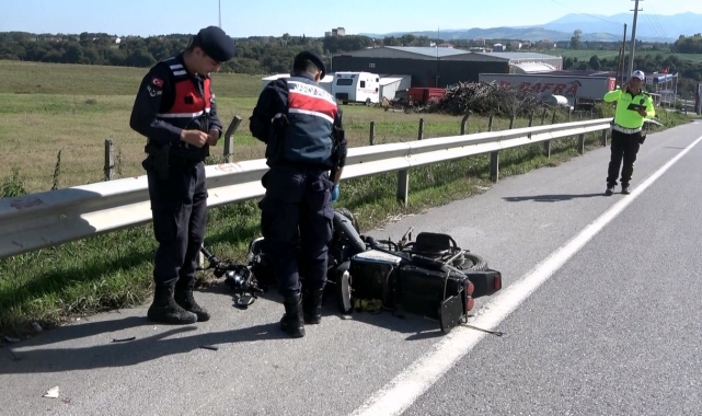 Otomobil elektrikli bisiklete çarptı: 2 yaralı