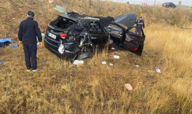 Otomobil takla attı: 1 ölü 2 yaralı