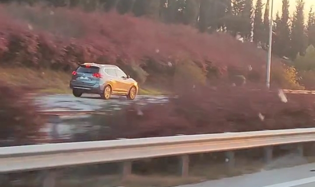 Otoyolda ters şeritten son sürat ilerledi