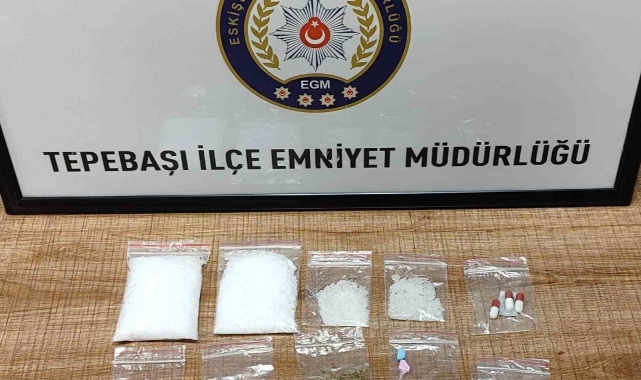 Polis ekiplerinden aranan şahıslara operasyon