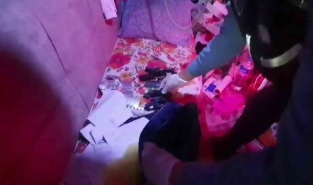 Sakarya'da 4 ilçede uyuşturucu ve silah kaçakçılığı operasyonu: 4 gözaltı