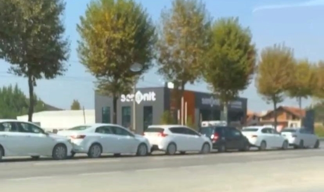 Sakarya'da 6 araçlı zincirleme trafik kazası