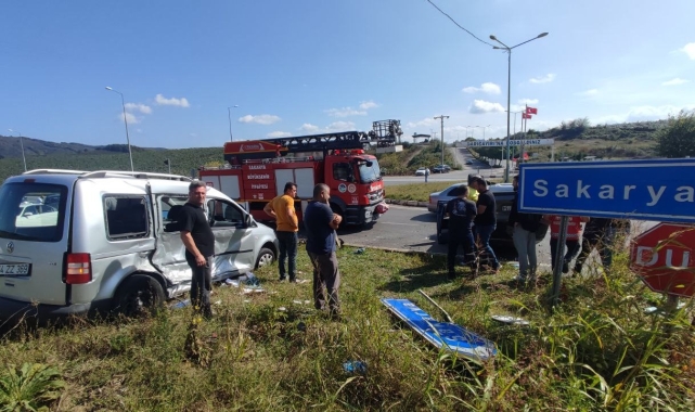 Sakarya'da duble yolda kaza: 7 yaralı