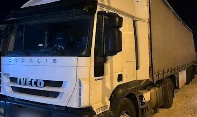 Sakarya'da otoyol kenarına bırakılan 13 düzensiz göçmen yakalandı