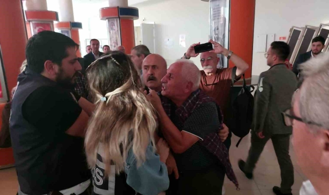 Samsun CHP'de gergin kongre