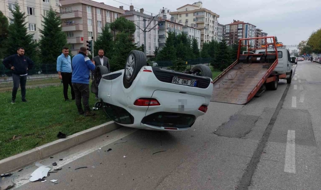 Samsun'da otomobile çarpıp takla atan aracın sürücüsü yaralandı