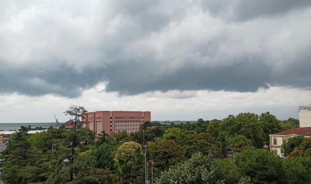 Samsun'da yağış nedeniyle eğitime bir gün ara verildi