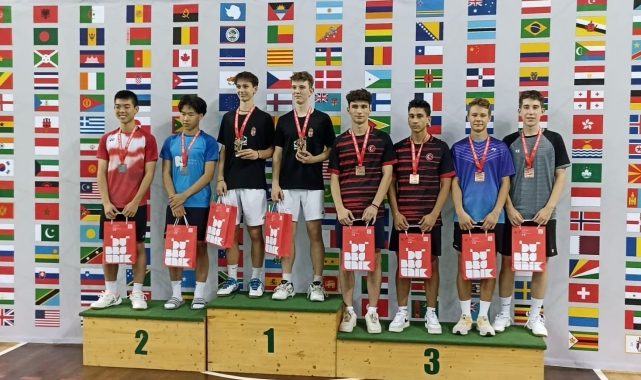 Samsunlu sporcular şehre madalyalarla döndü