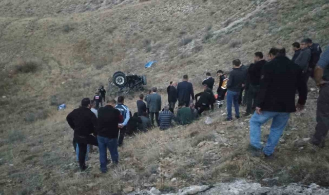 Sivas'ta traktör 400 metrelik uçurumdan uçtu: 1 ölü
