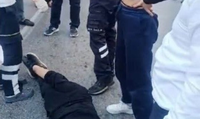 Sultangazi'de minibüsün çarptığı çocuğun ayağı kırıldı