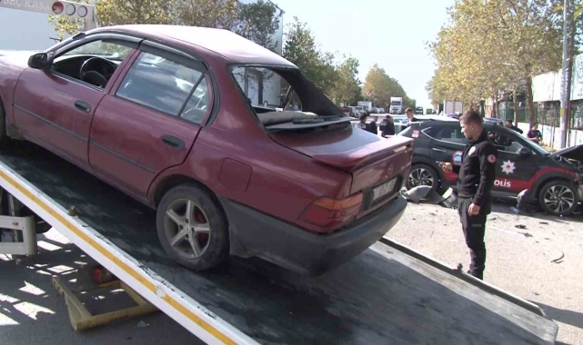 Şüpheli kovalayan polis aracı kaza yaptı: 2 yaralı