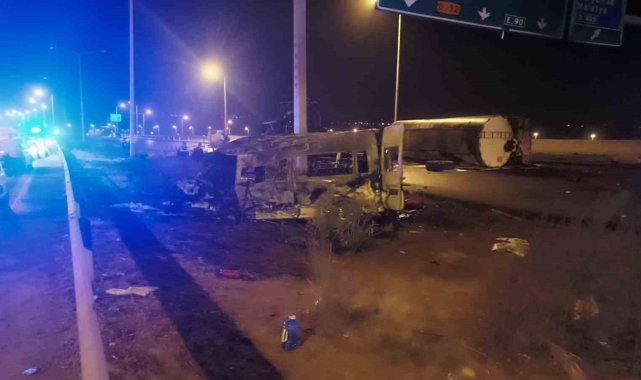 TAG Otoyolu'nda freni patlayan tır dehşet saçtı: 3 ölü, 11 yaralı