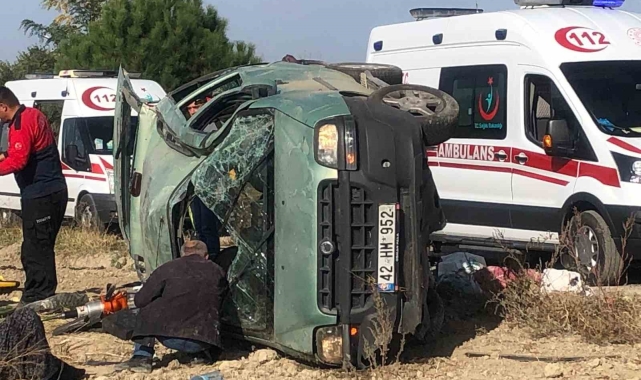 Tarlaya uçan araçta 5 kişi yaralandı