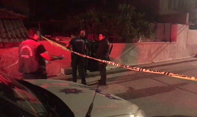 Tartıştıkları kişiyi kahvehanede bulamayınca evi kurşunladılar