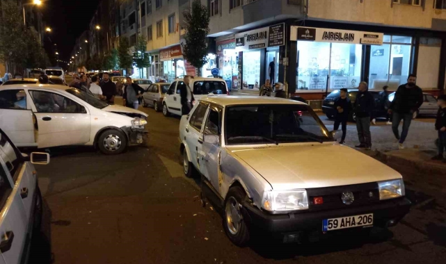 Ters yöne giren alkollü sürücünün kaza yaptığı an kamerada