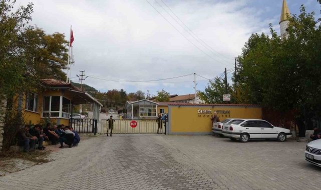Tokat'ta işten çıkartılan işçilerin eyleminde 2. güne girildi