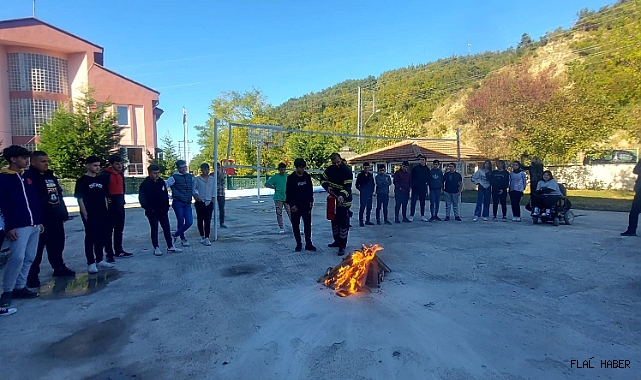 TÜRKELİ’DEKİ OKULLARDA YANGIN TATBİKATI