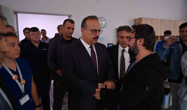 Vali Canbolat, acılı aile görüştü