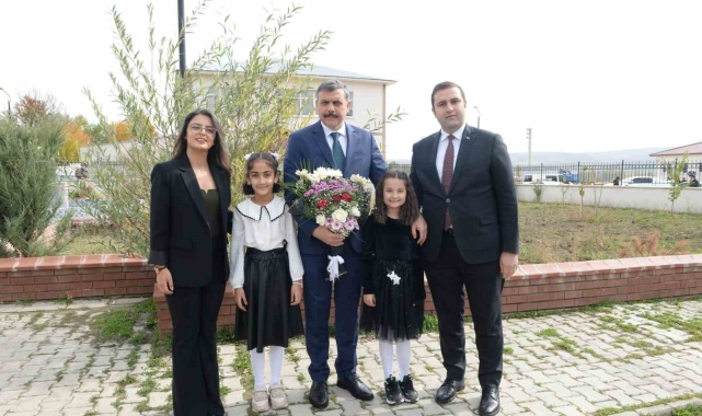 Vali Çiftçi Karaçoban'da