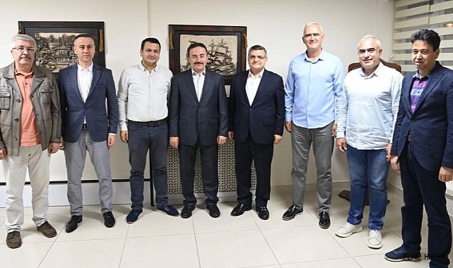 VALİ ÖZARSLAN VEDA YEMEĞİNE KATILDI