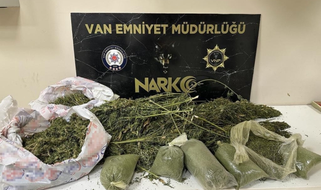 Van'da esrar ve metamfetamin ele geçirildi