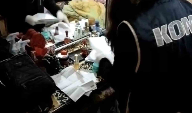 Yabancı uyruklu şahıslara usulsüz ve sahte belgelerle geçici ikamet çıkaran şüphelilere eş zamanlı operasyon