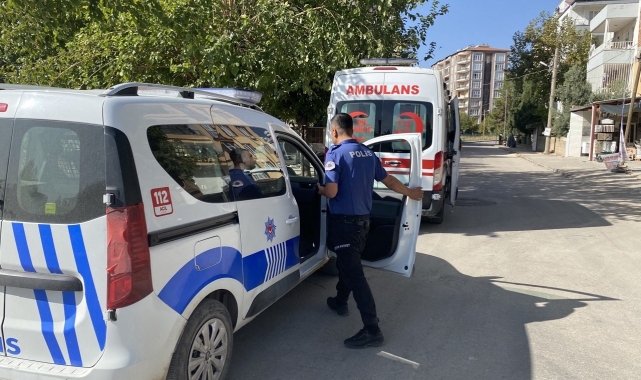 Yerde hareketsiz yatan kadın ekipleri harekete geçirdi