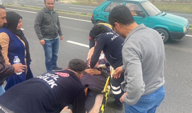 Yolun karşısına geçmeye çalışan yayaya otomobil çarptı