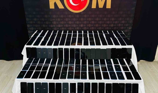 Yüksekova'da 260 adet kaçak cep telefonu ele geçirildi