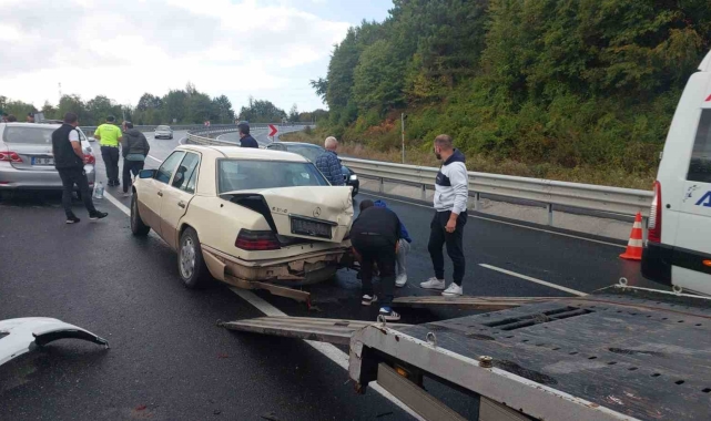 Zonguldak'ta 6 aracın karıştığı zincirleme kaza: 1 yaralı