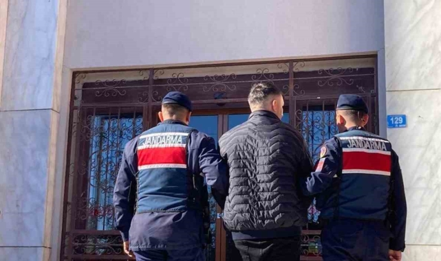10 yıl hapis cezası ile aranan şahıs jandarma tarafından yakalandı