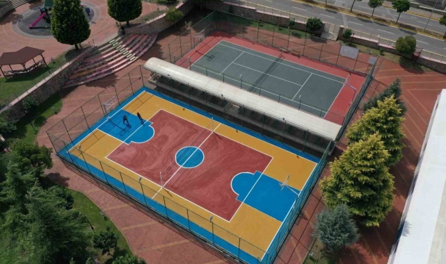 188 okula basket ve voleybol sahası