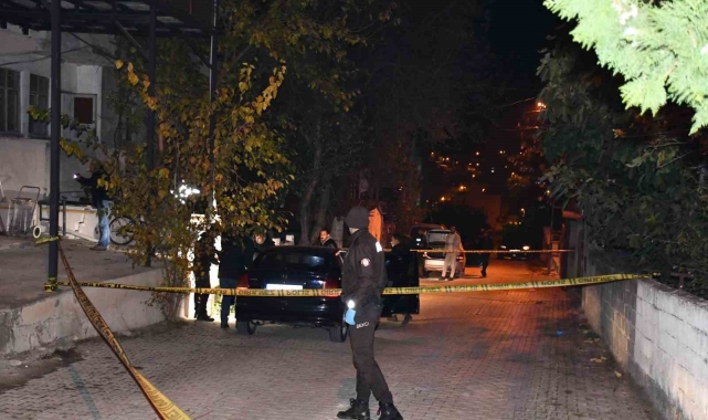 25 yaşındaki genç silahla kendini vurdu