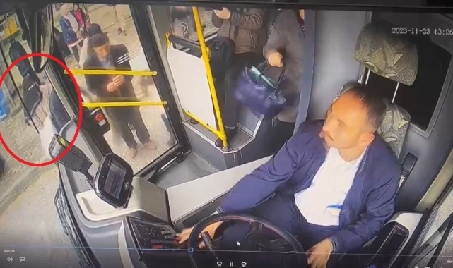3 kadın yankesici, otobüse binen kadının cüzdanını böyle çaldı, kıskıvrak yakalandı