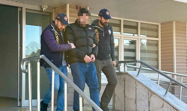 3 yıl 4 ay kesinleşmiş hapis cezasıyla aranıyordu, siber polise yakalandı