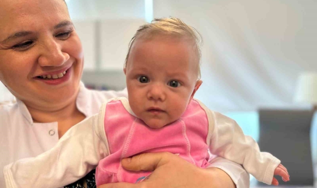 500 gram doğan Nisan bebek hayata tutundu