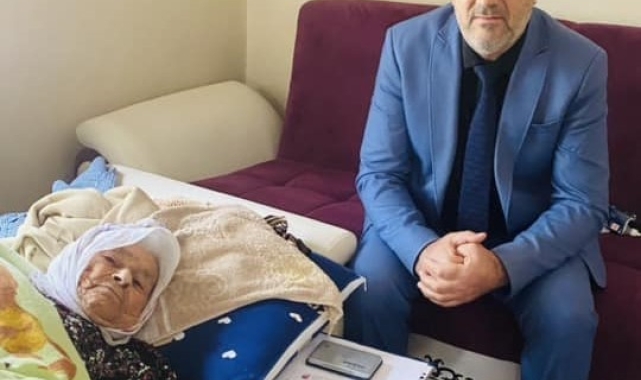 99 yaşındaki kadının nüfus işlemleri evinde yapıldı