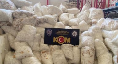 Adana'da 37 milyon 627 bin TL değerinde gümrük kaçağı makaron ele geçirildi